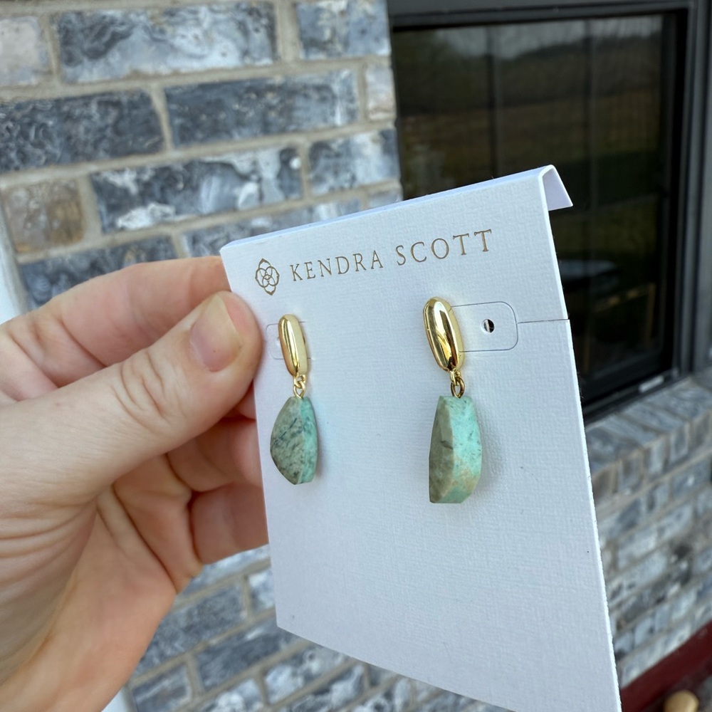 Kendra Scott Gold and Sage Earrings - Picture 4 of 11